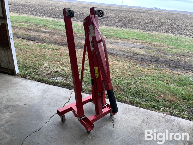 grand-rapids-industrial-product-2-ton-portable-folding-cherry-picker-image-3
