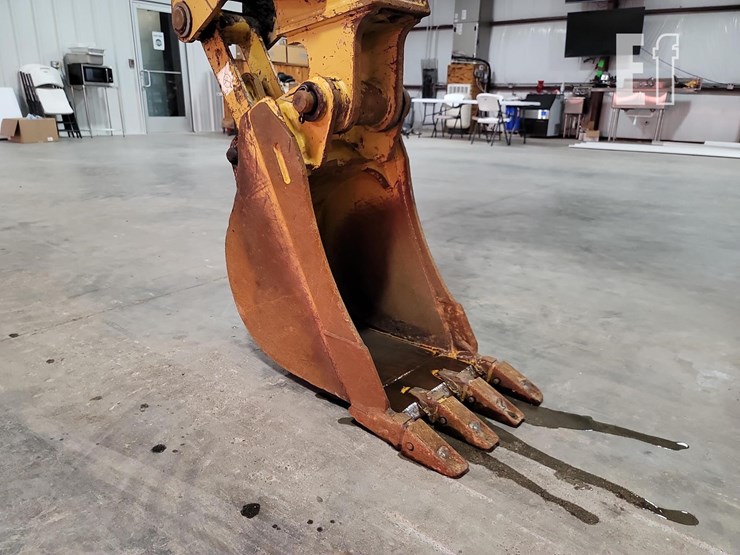 2015-caterpillar-420f-it-image-12