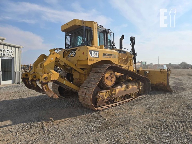 2012-caterpillar-d6t-xw-image-3