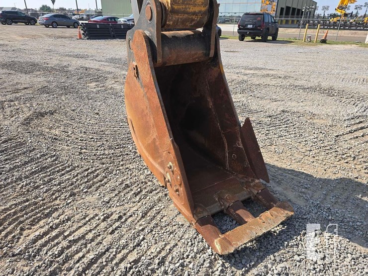 2022-xcmg-xe210u-image-10