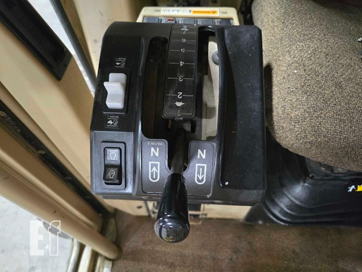 2006-caterpillar-140h-image-61