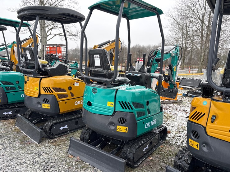 #2006-•-unused-qk16r-mini-excavator-image-5