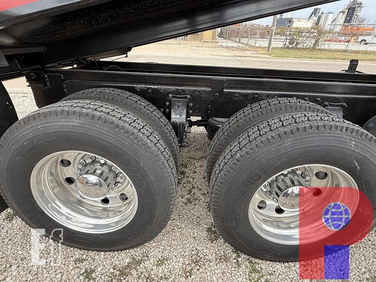 2014-peterbilt-388-image-5