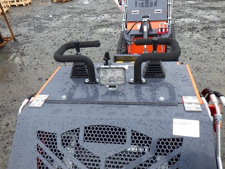 2025-tpm-t460-skid-steer-tracked-loader-image-11