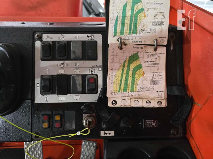 2019-skyjack-sj8831rt-image-26