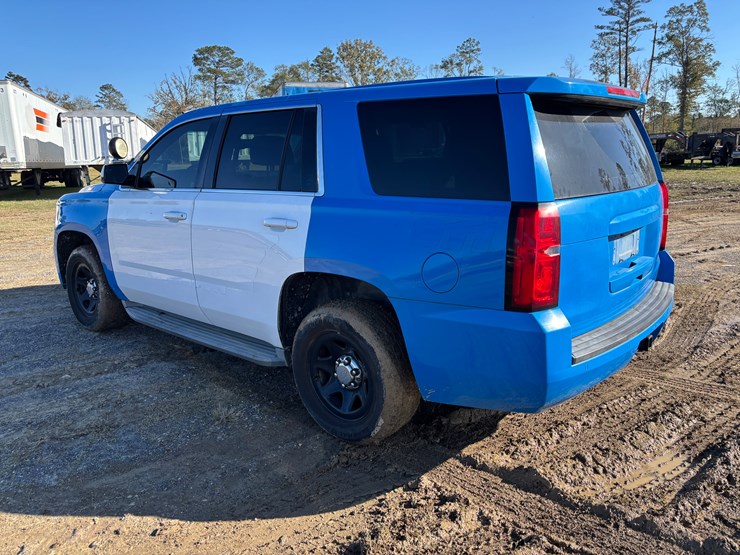 2015-chevrolet-tahoe-image-4