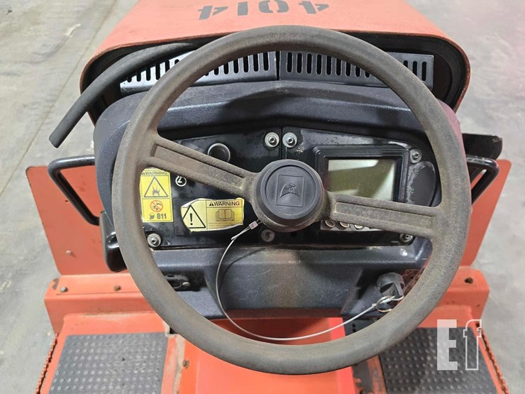 2015-ditch-witch-rt40-image-12