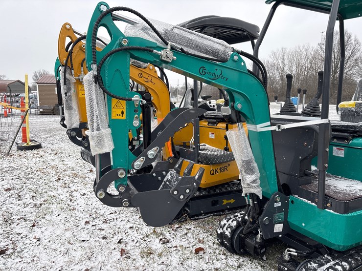 #2006-•-unused-qk16r-mini-excavator-image-2