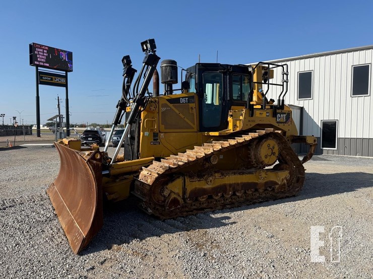 2019-caterpillar-d6t-xw-image-1