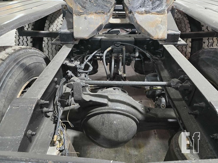 2005-international-9400-image-10