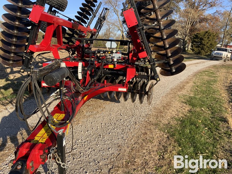 2020-case-ih-345-image-13