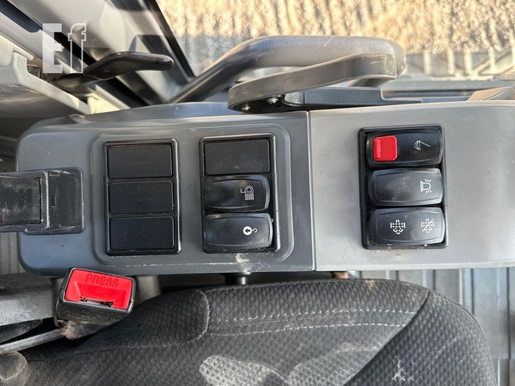 2022-xcmg-xe300u-image-24