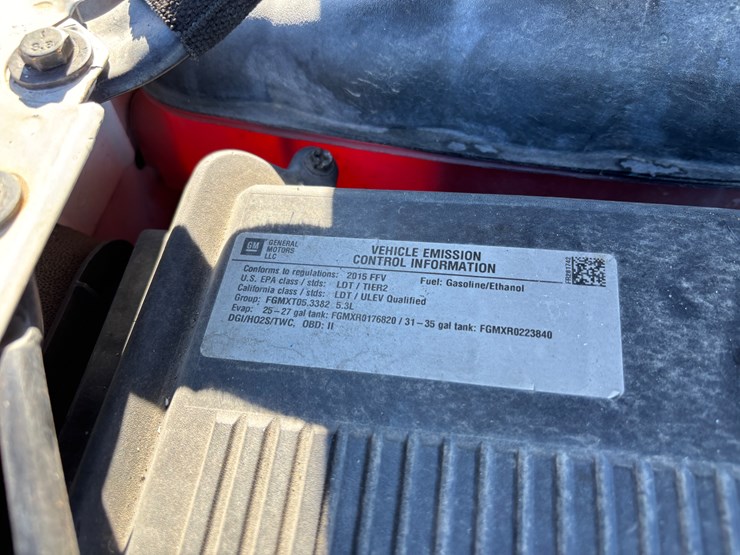 2015-chevrolet-tahoe-image-15