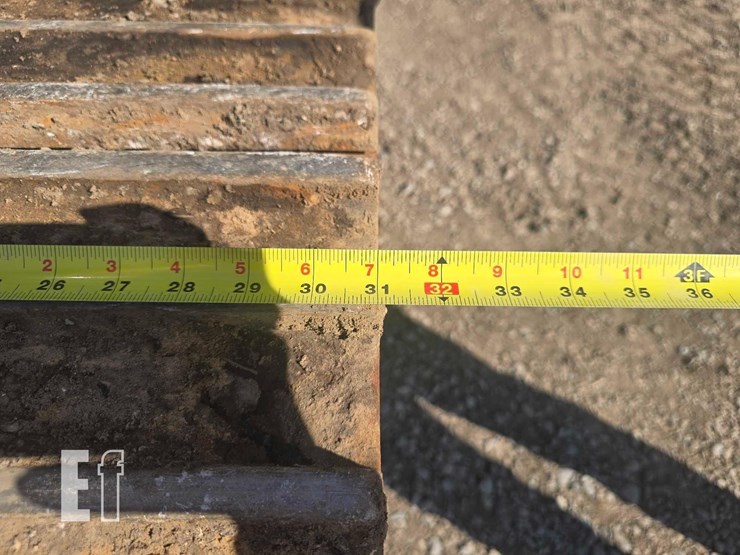 2020-caterpillar-323-image-19