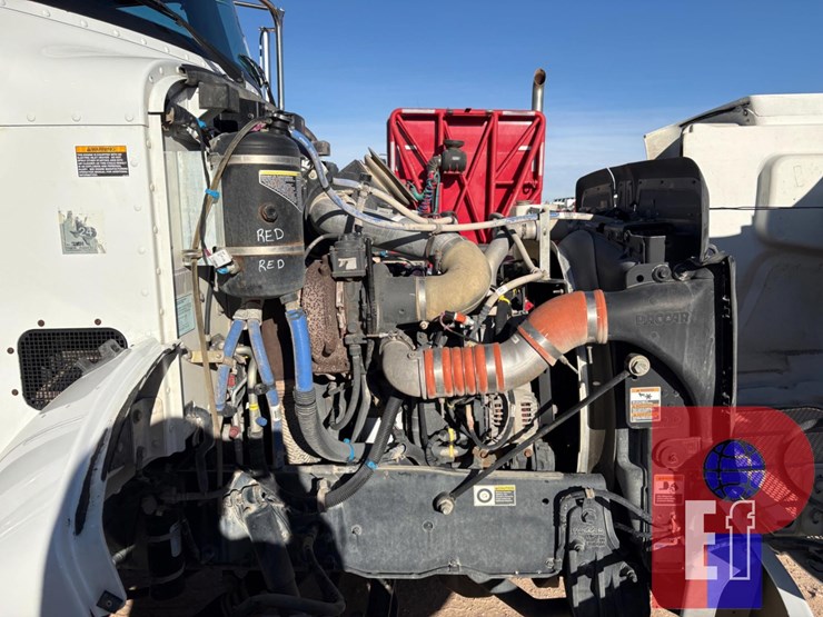 2020-peterbilt-348-image-10