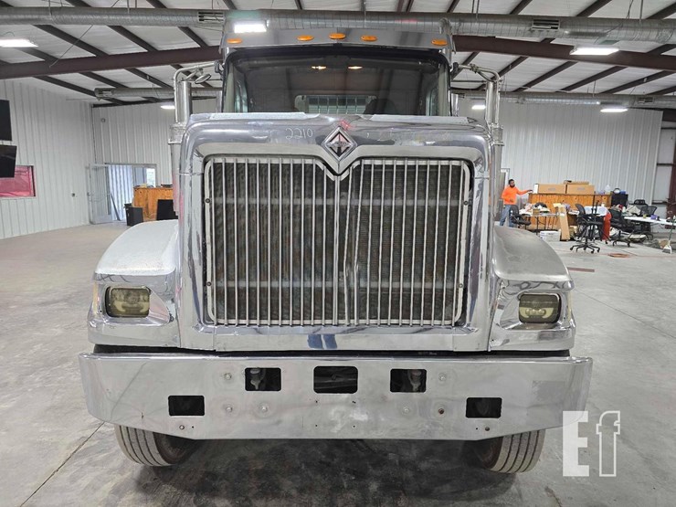 2004-international-paystar-5900-image-7