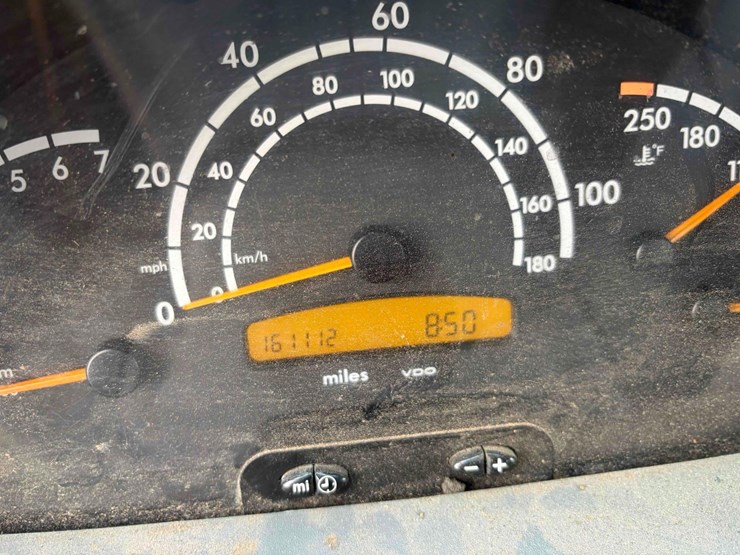 2006-freightliner-2500-hc-sprinter-van-image-15