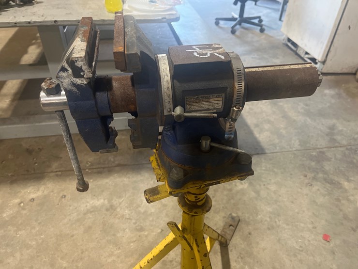 #45-•-vice-on-heavy-duty-stand-image-3