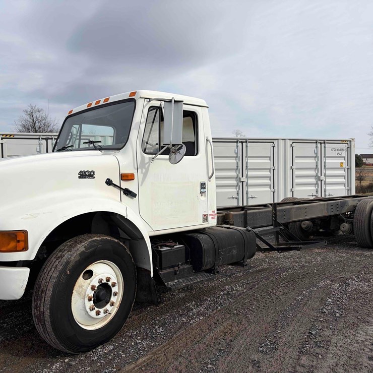 INTERNATIONAL 4900