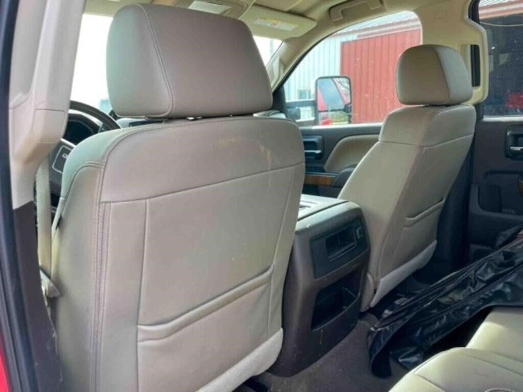 2016-gmc-2500-image-26