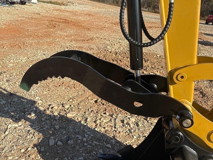 2025-caterpillar-305.5e2-image-12