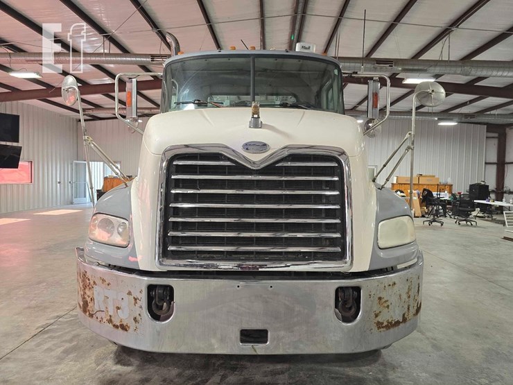 2005-mack-vision-cxn613-image-7