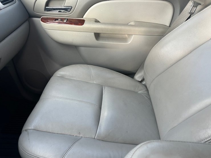 2011-gmc-yukon-image-39