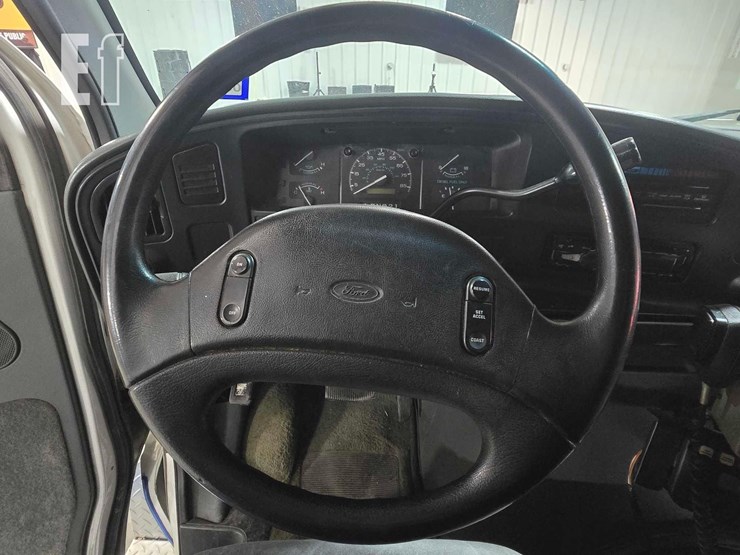 1996-ford-e350-image-10