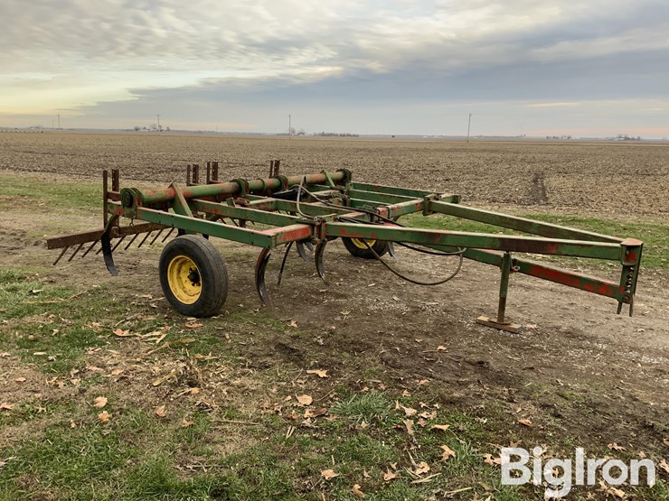 10'-10-shank-chisel-plow-image-3