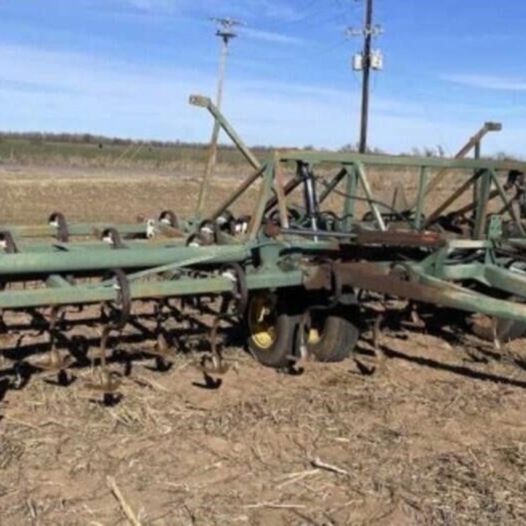 Javorski field culitvator