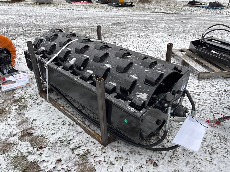 #3002-•-2025-unused-giyi-skid-steer-compactor-wheel-image-1