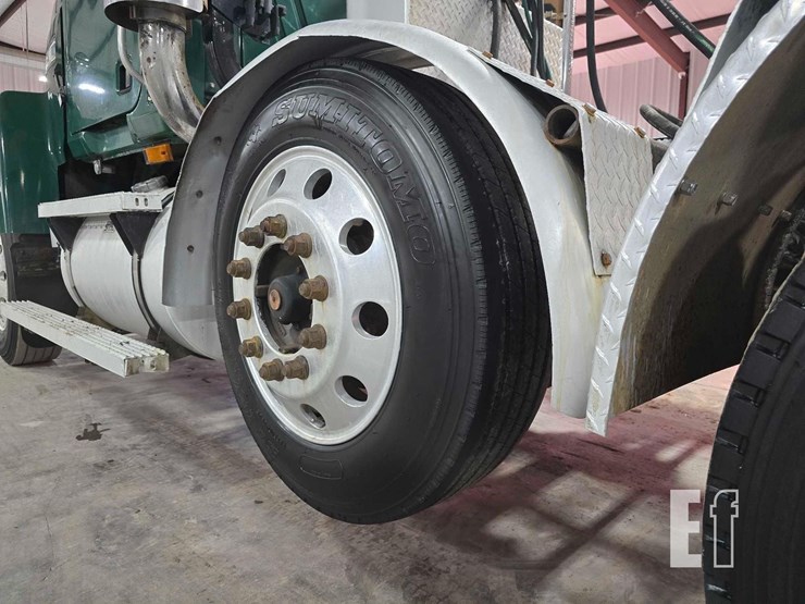 2000-mack-ch613-image-11