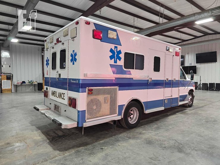 1996-ford-e350-image-3