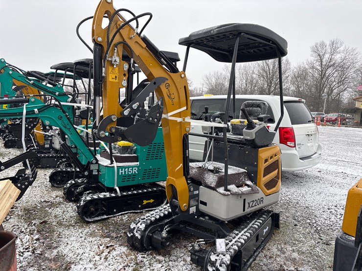 #2011-•-unused-xz20r-mini-excavator-image-1