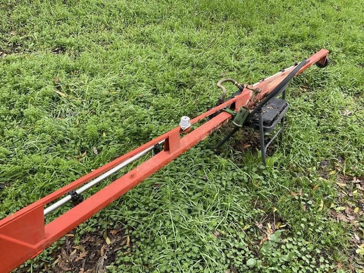 (offsite)-rears-30'-3-pt-folding-spray-boom-image-5