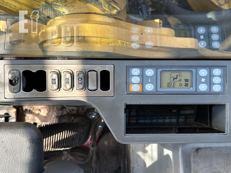 2014-caterpillar-320el-image-24