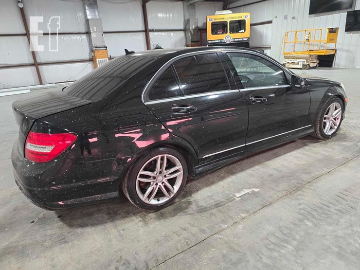 2014-mercedes-benz-c250-image-4