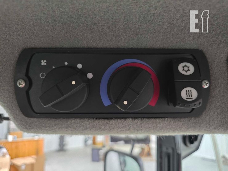 2020-caterpillar-cs44b-image-23