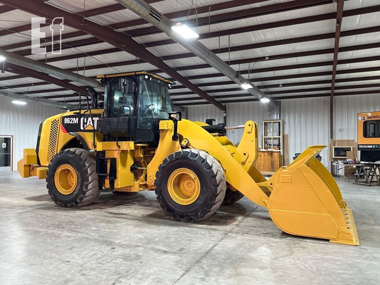 2017-caterpillar-962m-image-2
