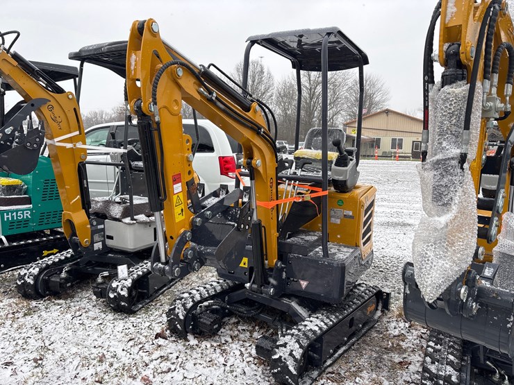 #2012-•-unused-mx20r-mini-excavator-image-1