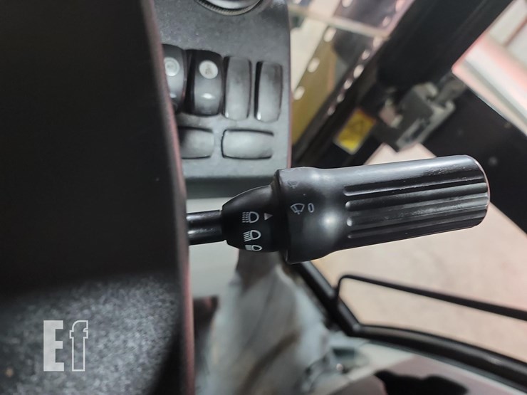 2015-caterpillar-420f-it-image-22