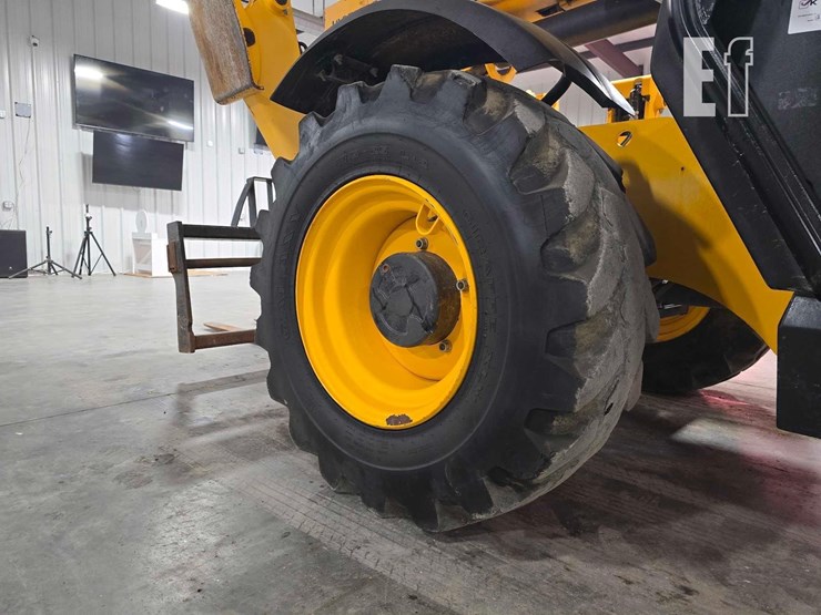 2017-jcb-510-56-image-25