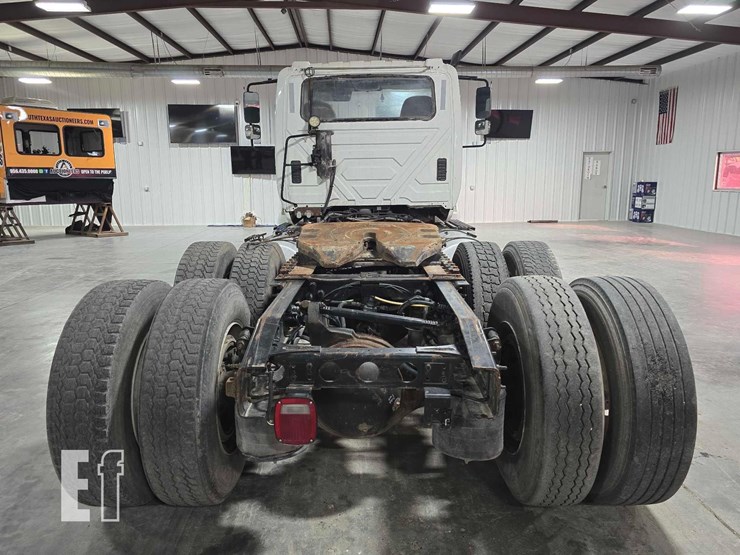 2017-international-transtar-8600-image-10