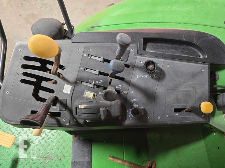 john-deere-6230-image-11