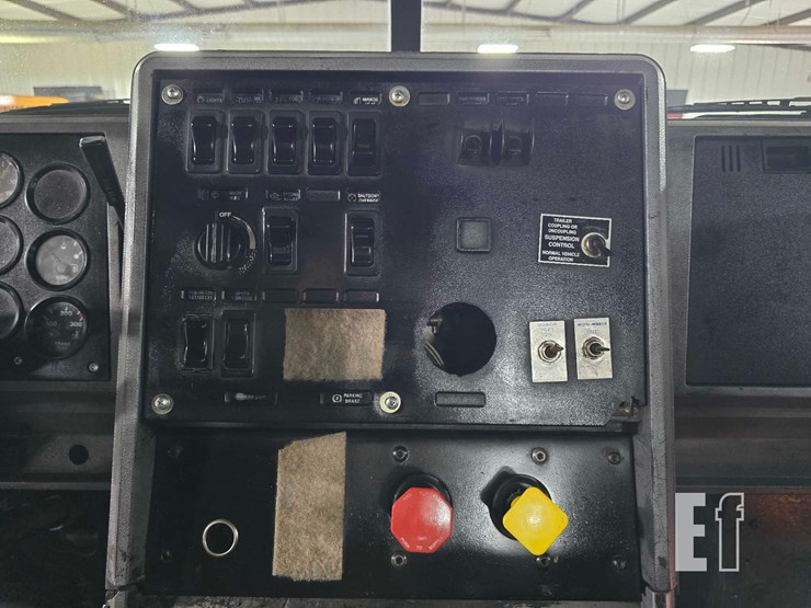 2000-mack-ch613-image-26