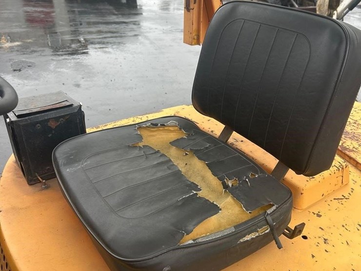 hyster-diesel-forklift-1192-image-13