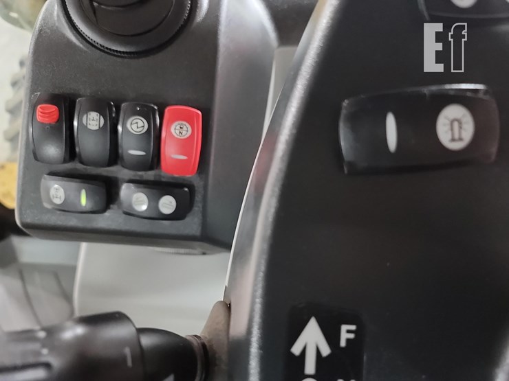 2015-caterpillar-420f-it-image-23