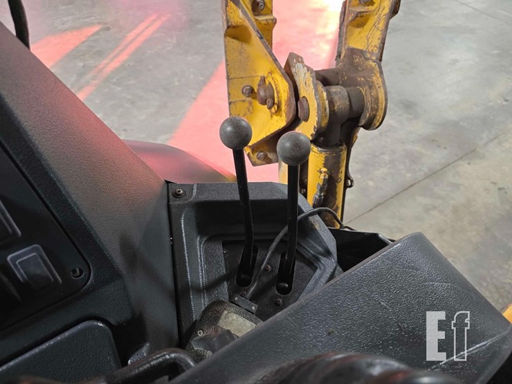 2014-deere-310k-image-22