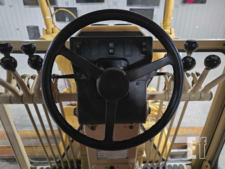 2004-caterpillar-140h-image-15