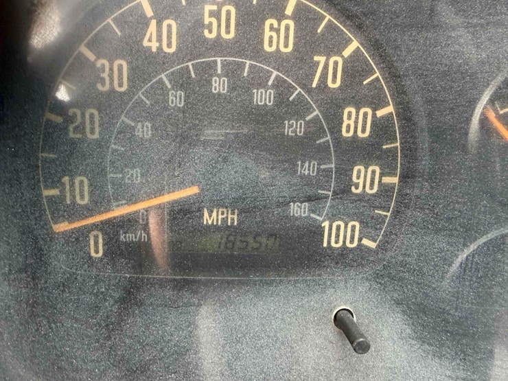 2004-gmc-w3500-image-17